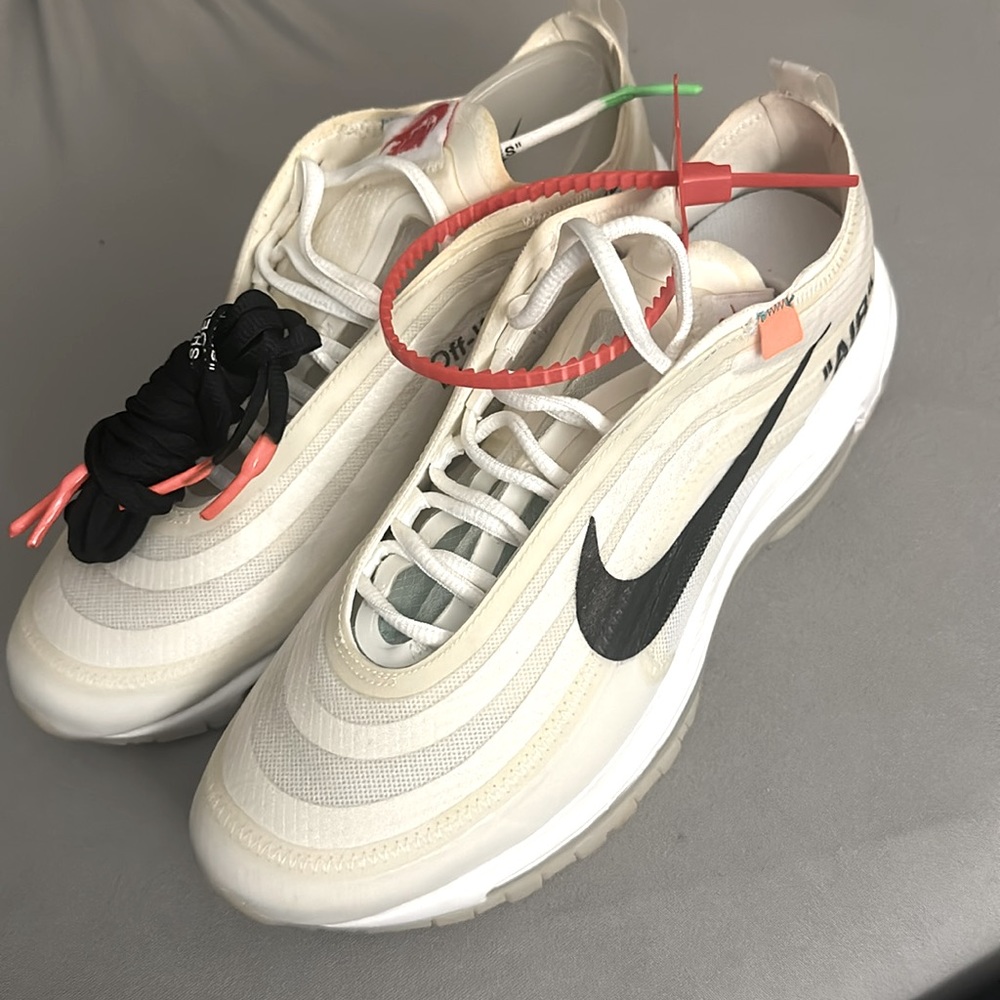 Off-White X Airmax 70 mens size 9
